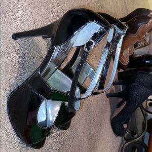 Carlos Santiana heels